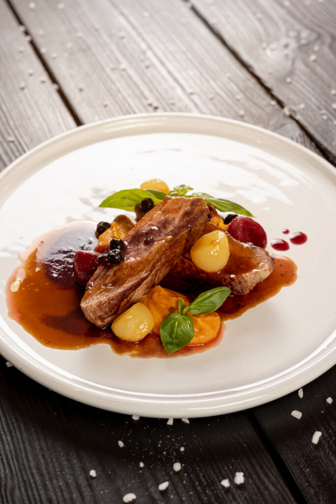 Telečja pečenka v vinski omaki - Z'dežele