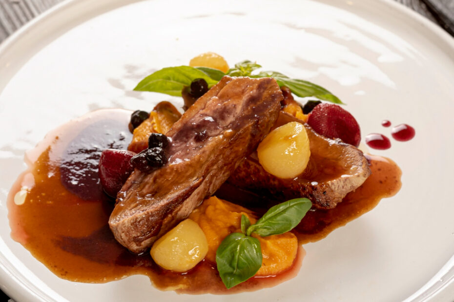 Telečja pečenka v vinski omaki - Z'dežele